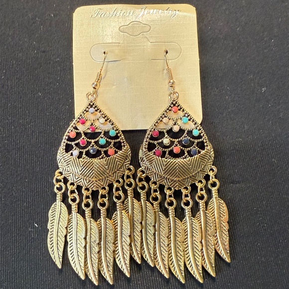 Bohemian Dangle Feather Earrings - Picture 2 of 3